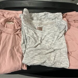 3  Mondetta Tees——2Blush Pink Tee,1 gray